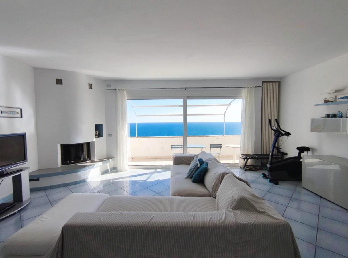Villa Ischia Attico Sul Mare A Verezzi 보르지오 베레찌 외부 사진